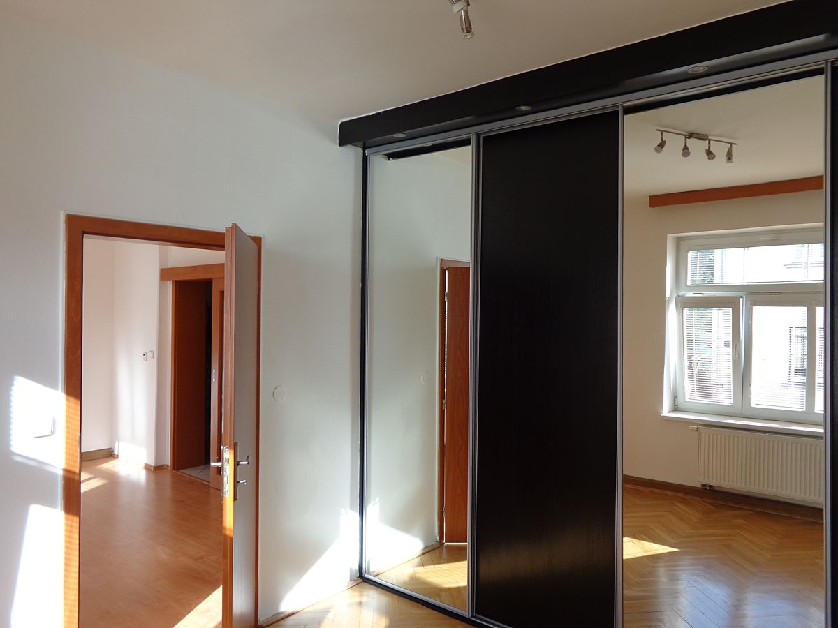 Pronájem bytu 2+1 43 m² – fotografie 2