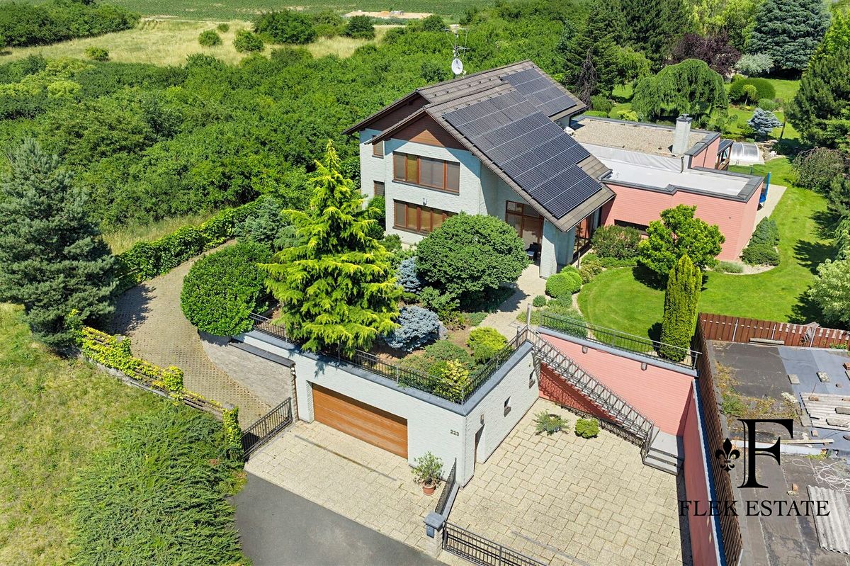Prodej rodinného domu 371 m², pozemek 2392 m² – fotografie 4