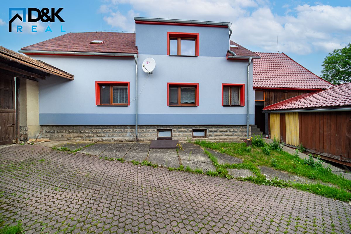 Prodej rodinného domu 212 m², pozemek 902 m² – fotografie 3