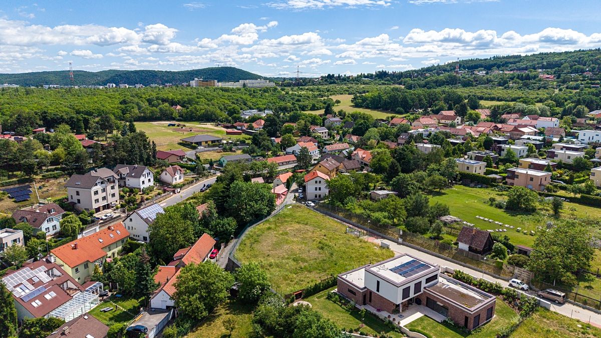 Prodej stavebního pozemku 2214 m² – fotografie 3