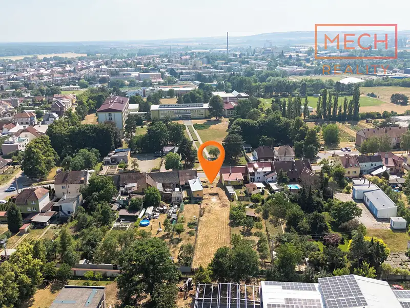 Prodej stavebního pozemku 986 m², Staré Město – náhled fotky 3