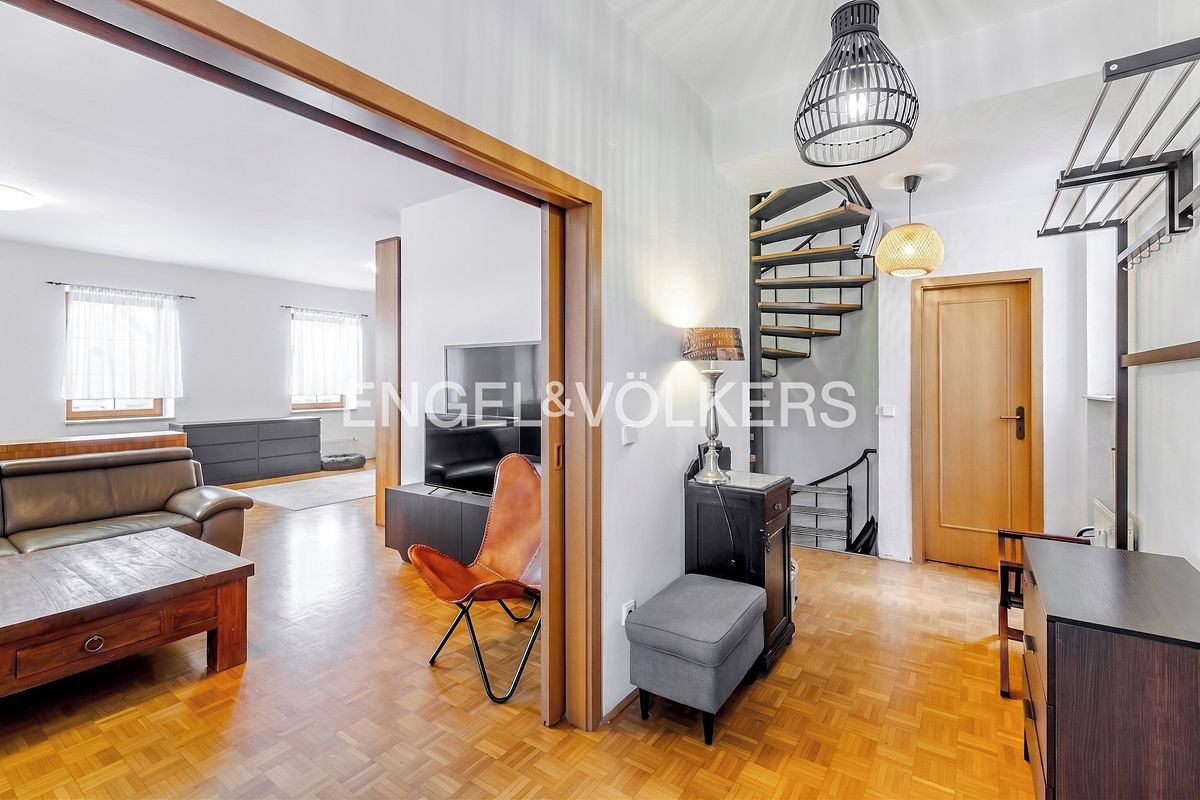 Prodej rodinného domu 278 m², pozemek 440 m² – fotografie 5