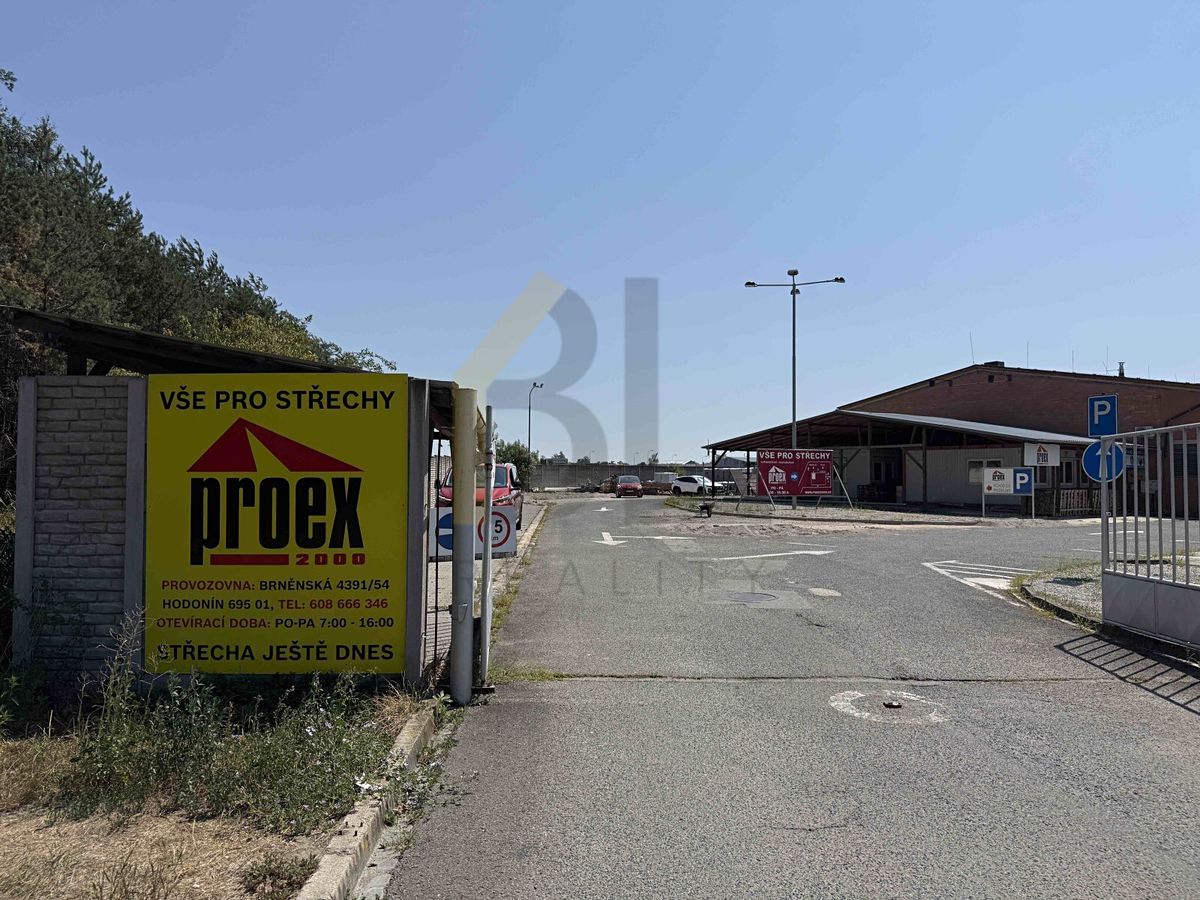 Pronájem komerčního pozemku 1000 m² – fotografie 2