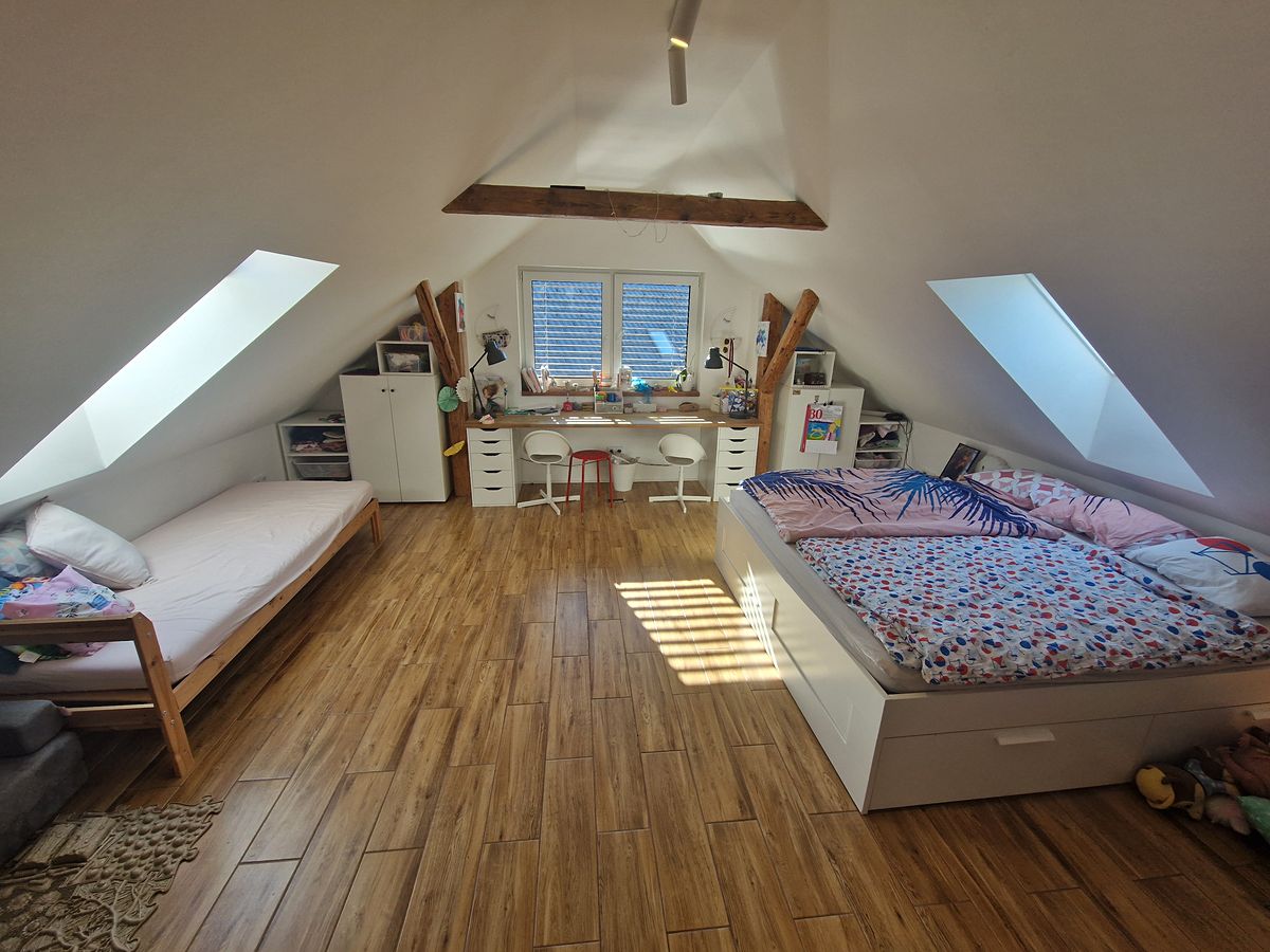 Prodej rodinného domu 187 m², pozemek 1021 m² – fotografie 2