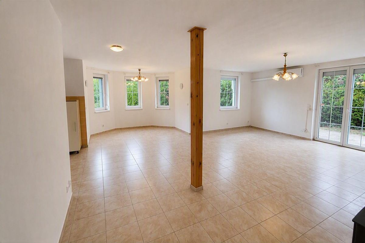 Prodej rodinného domu 160 m², pozemek 815 m² – fotografie 5