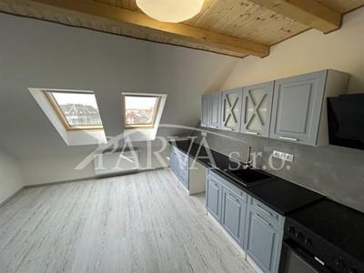 Pronájem bytu 3+kk 90 m²