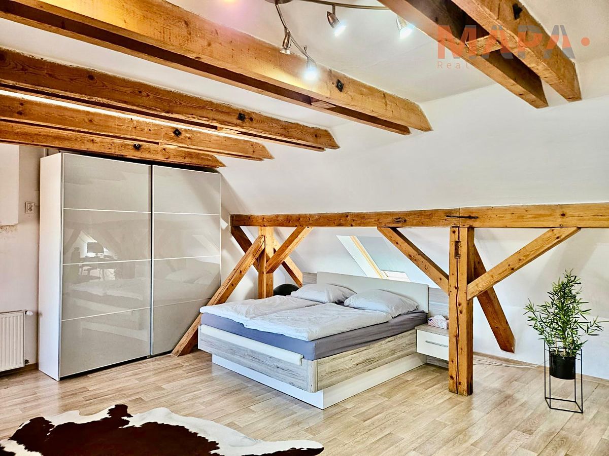 Pronájem bytu atypický 100 m² – fotografie 2