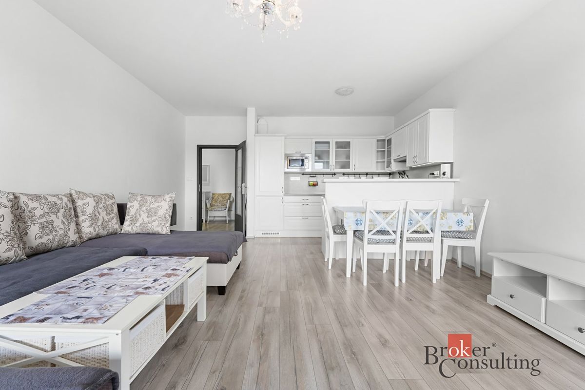 Pronájem bytu 2+kk 87 m² – fotografie 4