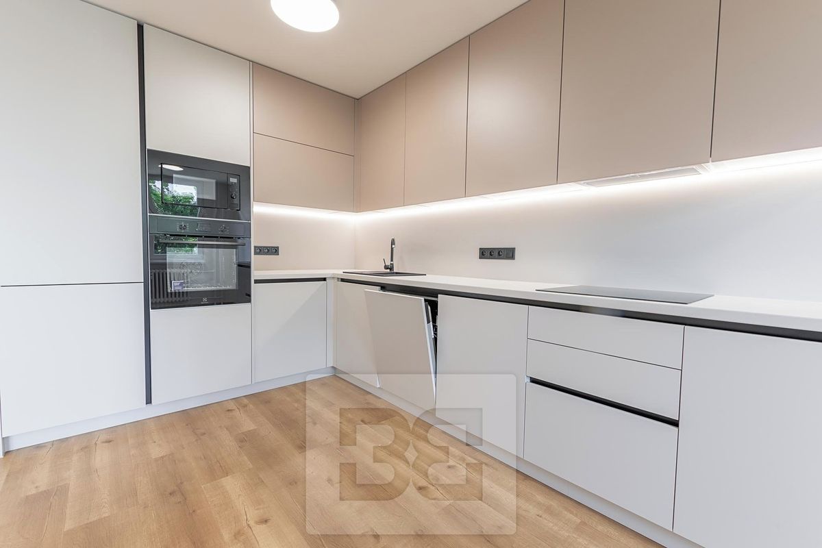 Pronájem bytu 3+kk 74 m²