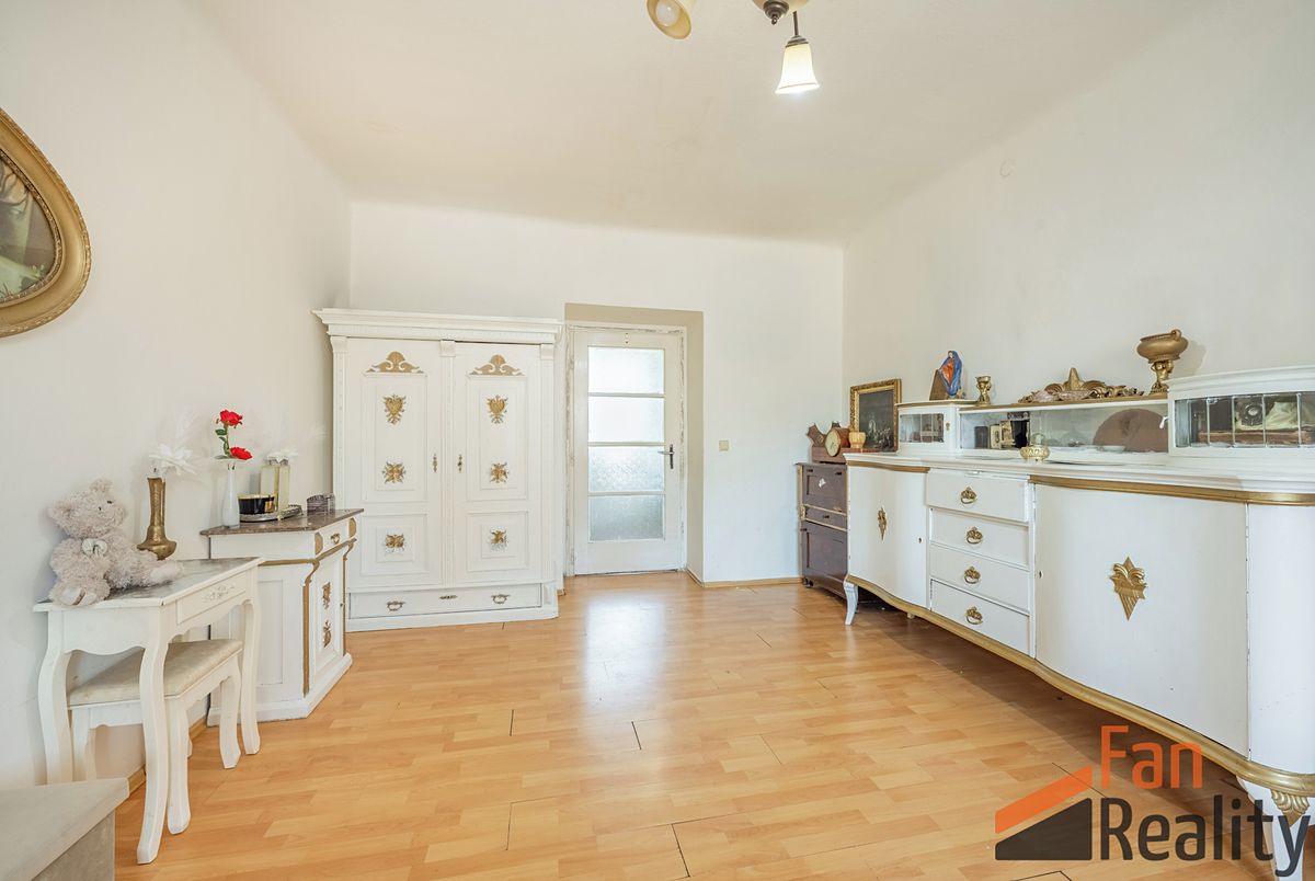 Prodej vícegeneračního domu 218 m², pozemek 445 m² – fotografie 5