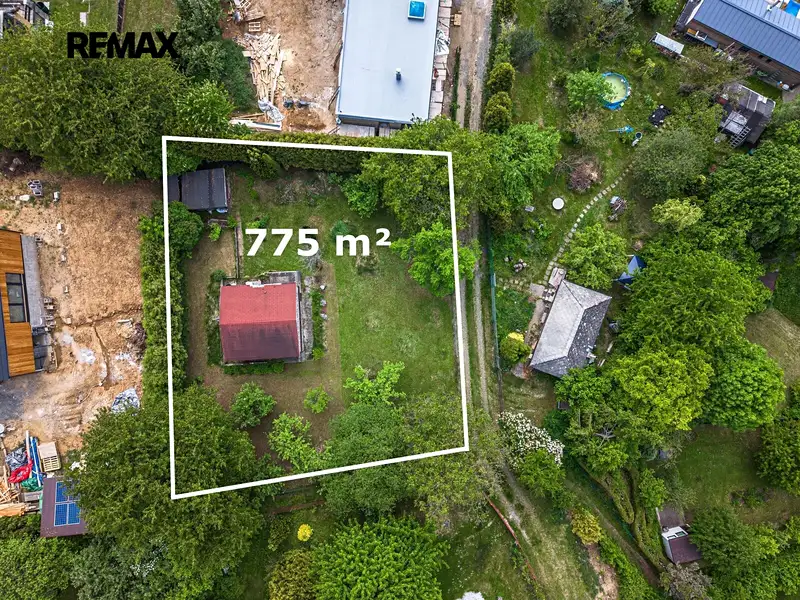 Prodej stavebního pozemku 775 m², Praha – náhled fotky 3