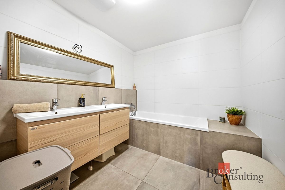 Prodej bytu 4+kk 100 m² – fotografie 3