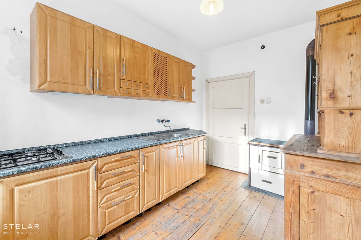Prodej rodinného domu 260 m², pozemek 1352 m² – fotografie 5