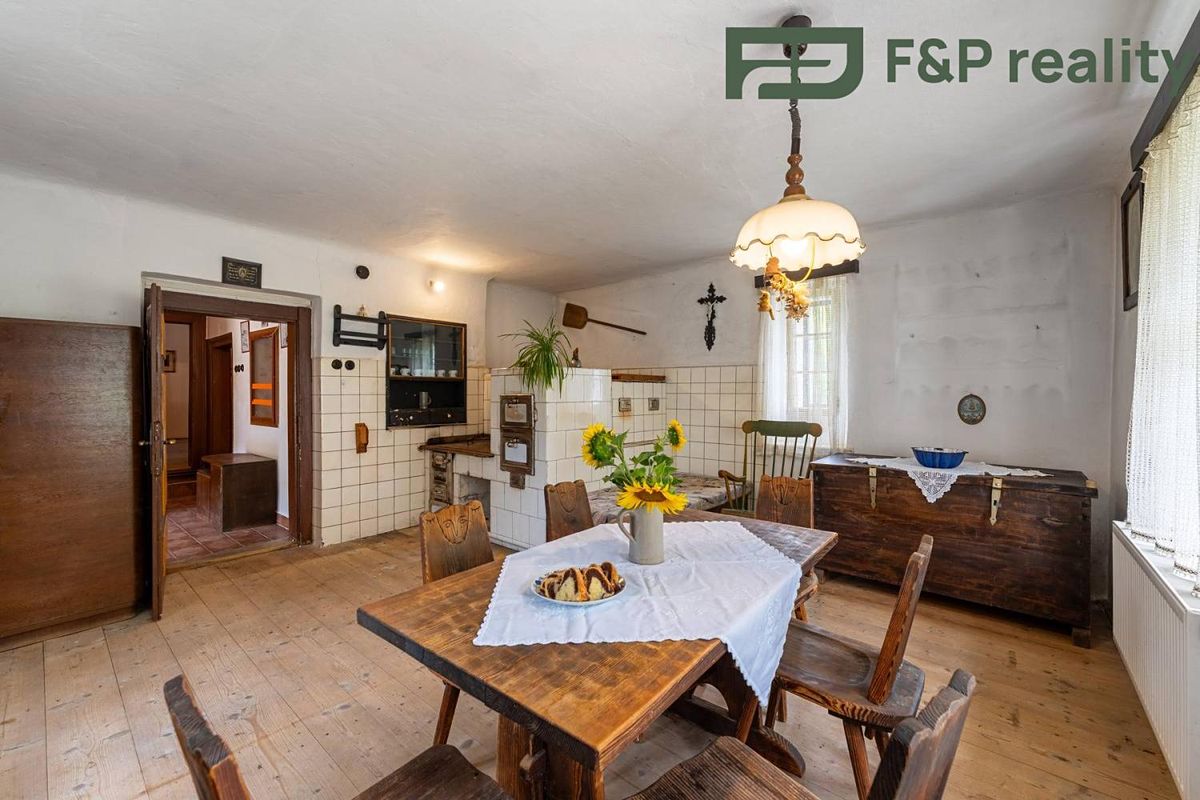 Prodej rodinného domu 290 m², pozemek 2690 m² – fotografie 5
