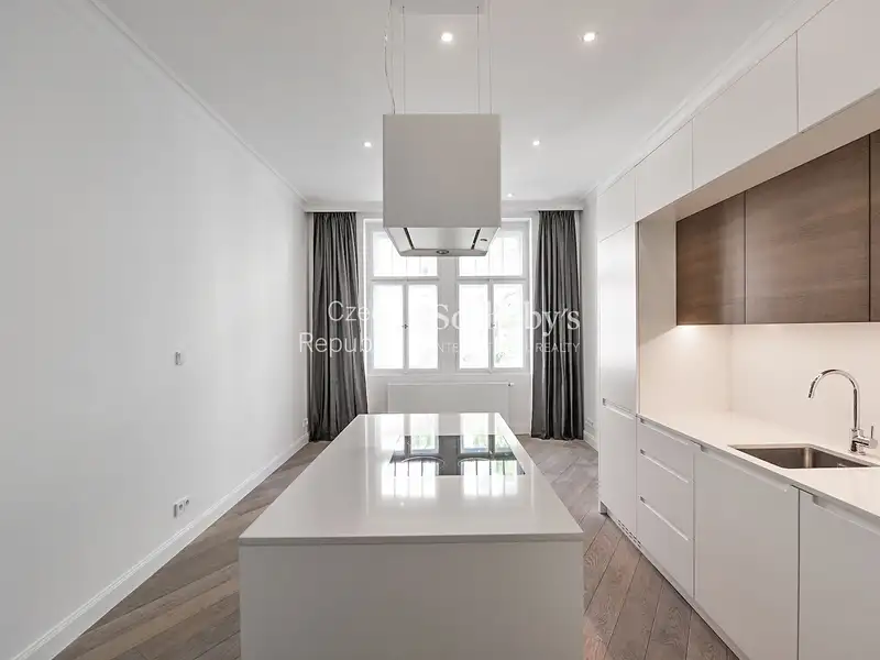 Pronájem bytu 2+kk 56 m², Praha – náhled fotky 1