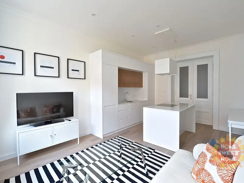 Pronájem bytu 2+kk 56 m², Praha – náhled fotky 2