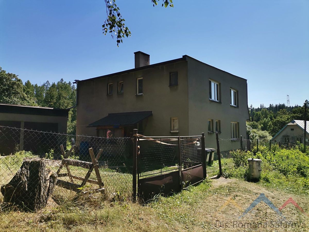 Prodej rodinného domu 199 m², pozemek 1846 m² – fotografie 2
