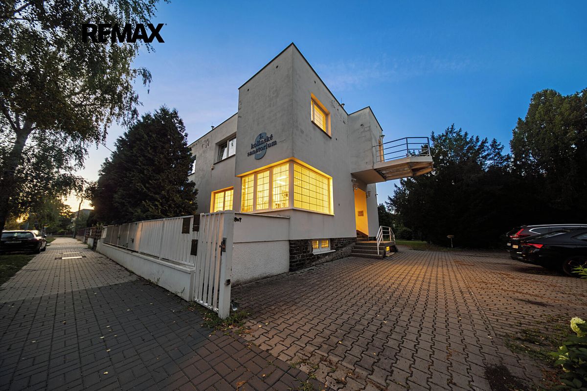 Prodej vily 361 m², pozemek 1042 m²