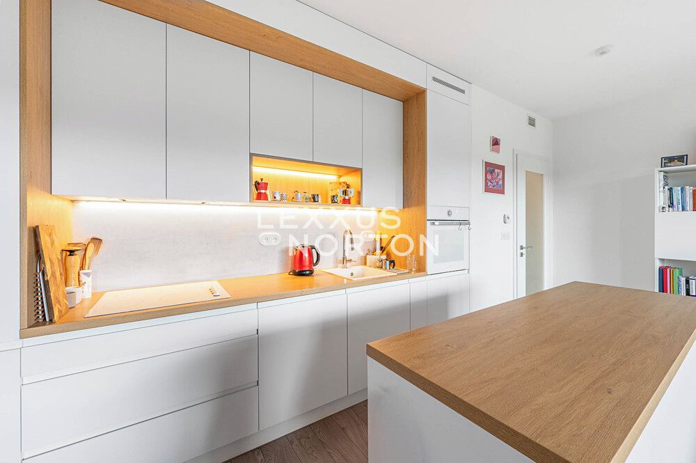 Pronájem bytu 4+kk 91 m²