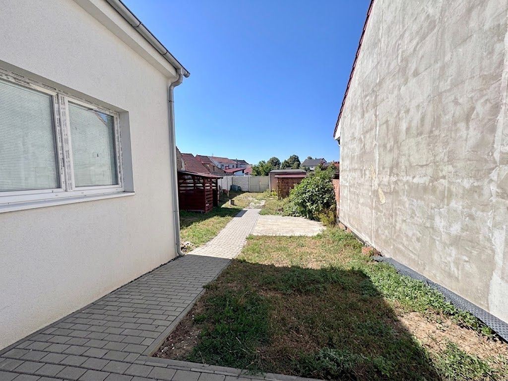 Prodej rodinného domu 164 m², pozemek 340 m² – fotografie 2