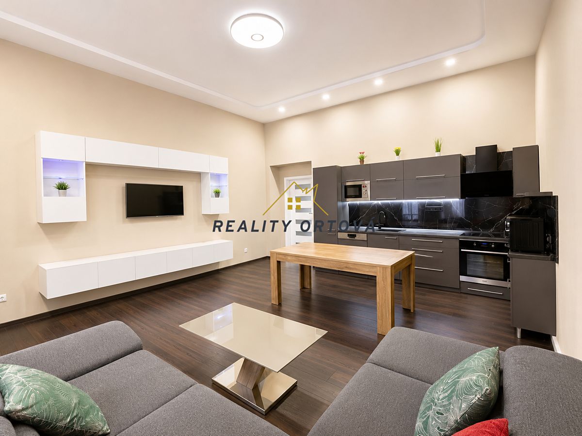 Pronájem bytu 3+kk 84 m²