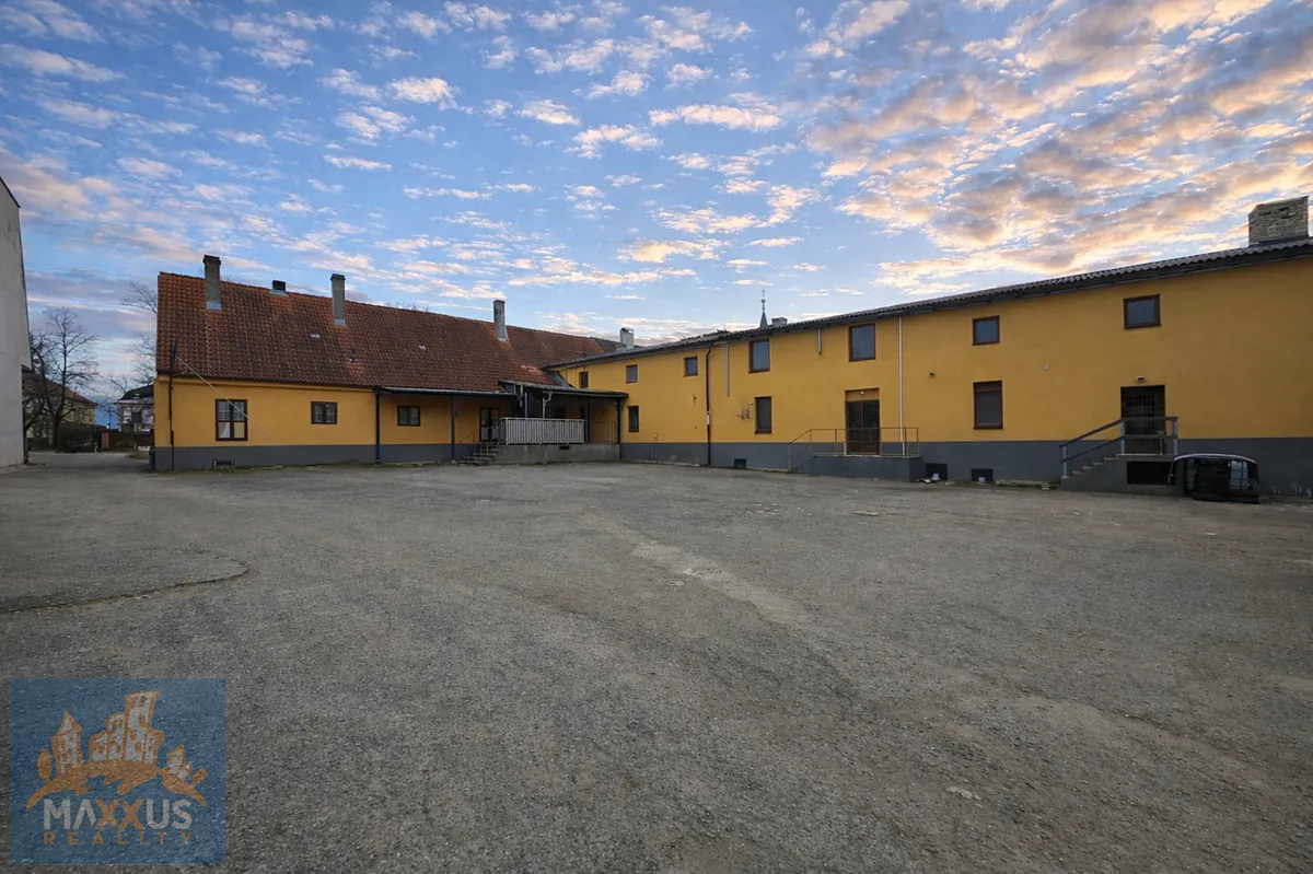 Pronájem výrobní haly, prostoru 220 m²