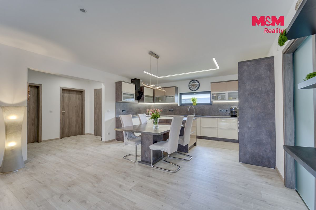 Prodej rodinného domu 118 m², pozemek 617 m² – fotografie 2