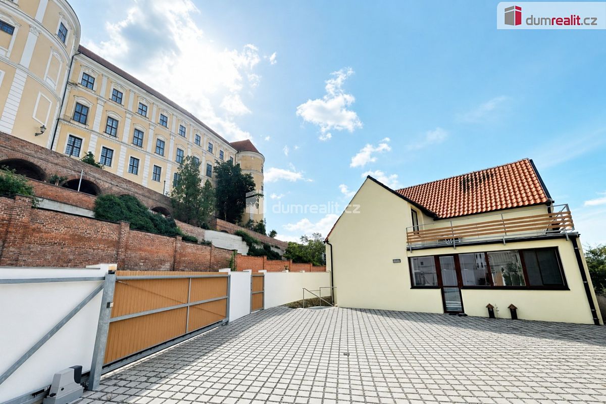 Pronájem bytu 2+kk 38 m²