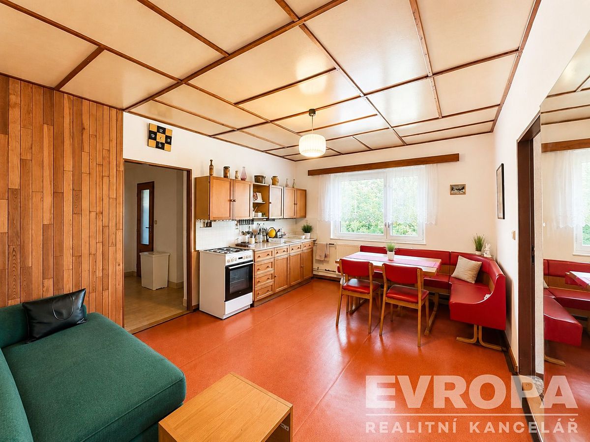 Prodej rodinného domu 190 m², pozemek 1442 m² – fotografie 5