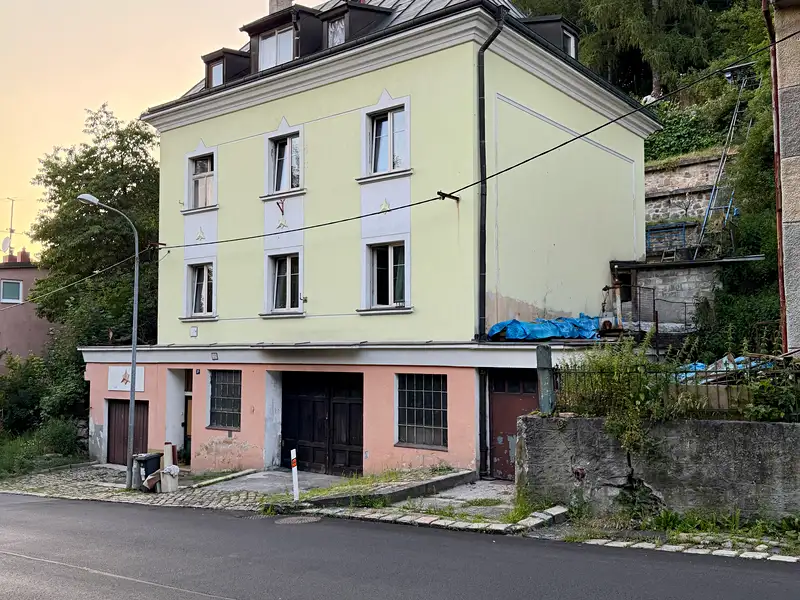Prodej vícegeneračního domu 520 m², pozemek 391 m², Karlovy Vary – náhled fotky 2