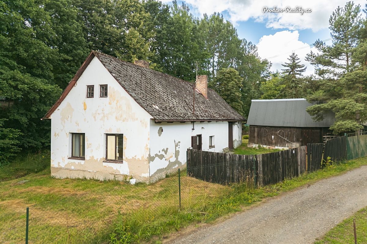 Prodej rodinného domu 130 m², pozemek 2066 m²