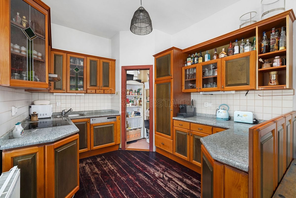 Prodej rodinného domu 180 m², pozemek 614 m² – fotografie 4