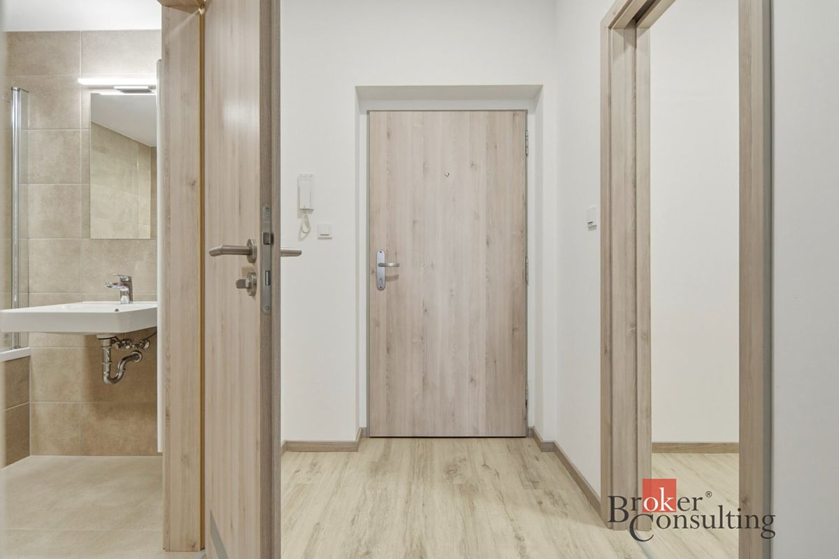 Pronájem bytu 2+kk 51 m² – fotografie 5
