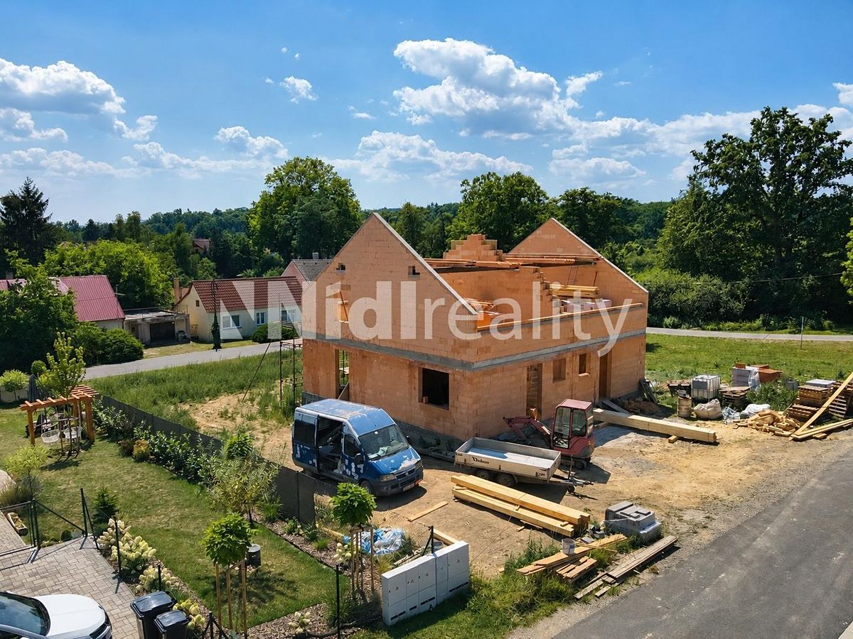Prodej rodinného domu 139 m², pozemek 979 m² – fotografie 3