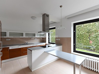 Pronájem  vily 417 m², pozemek 1 263 m²