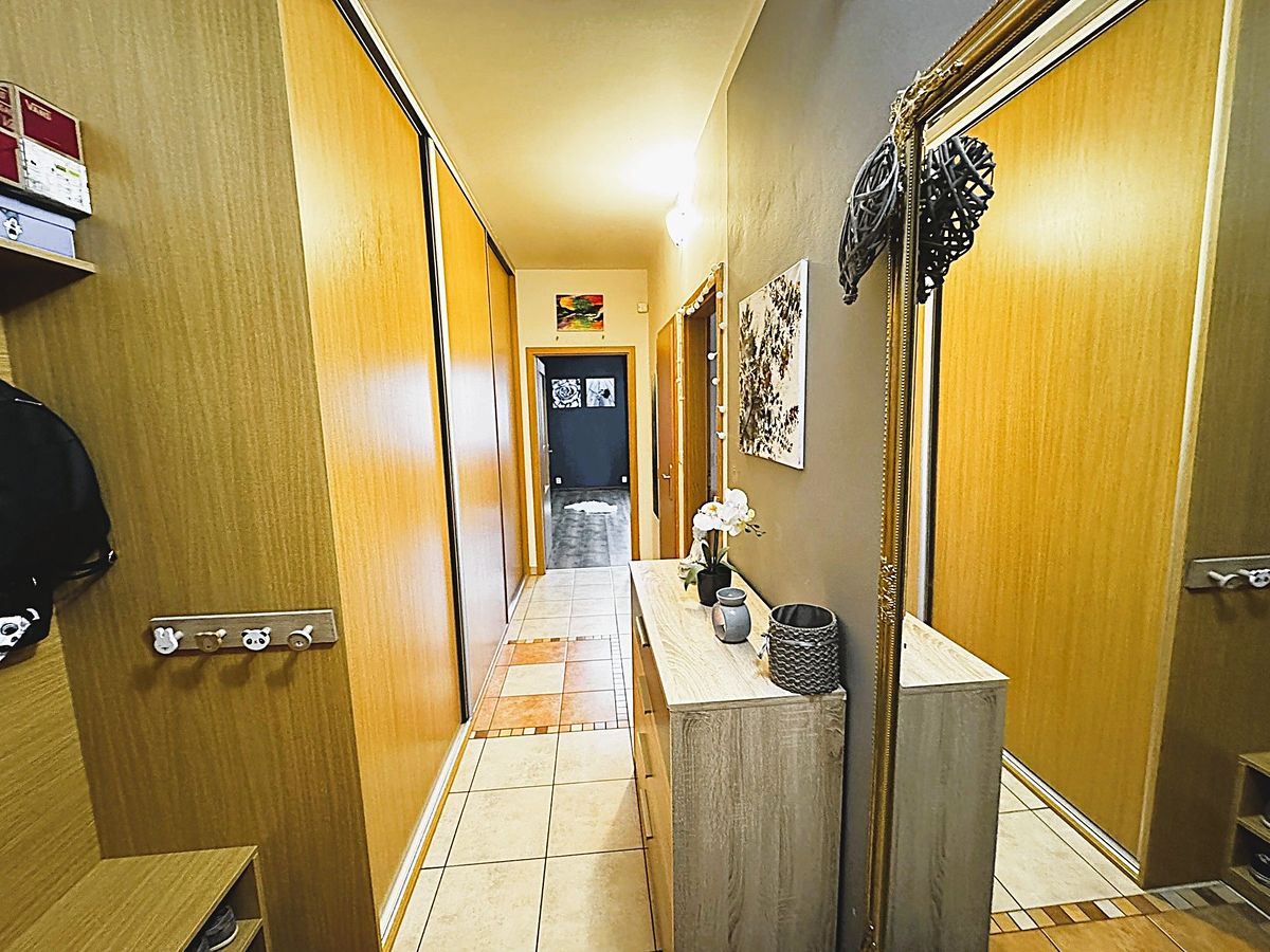 Pronájem bytu 2+kk 62 m² – fotografie 2