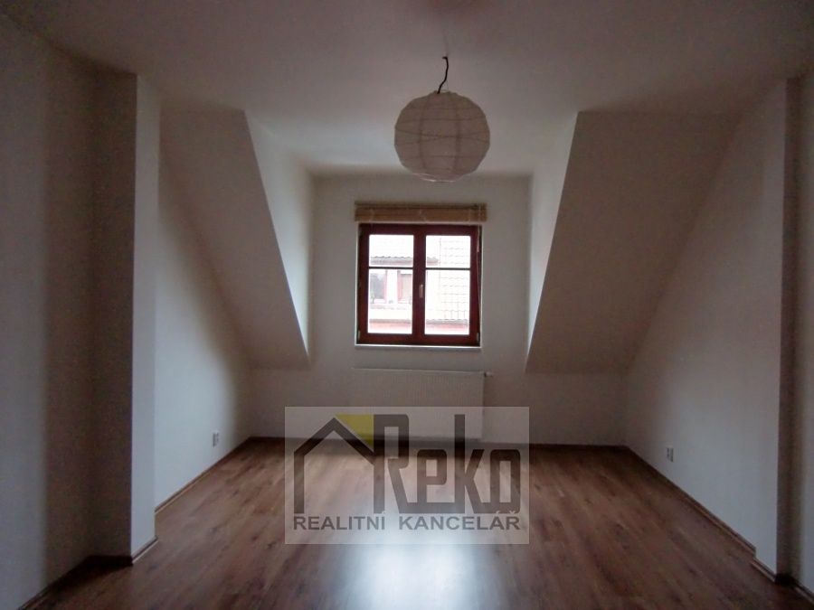Pronájem bytu 4+kk 150 m² – fotografie 4