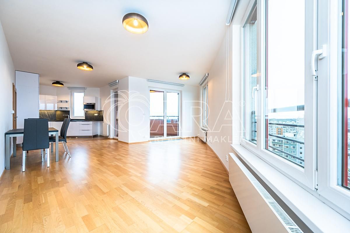 Pronájem bytu 3+kk 90 m²