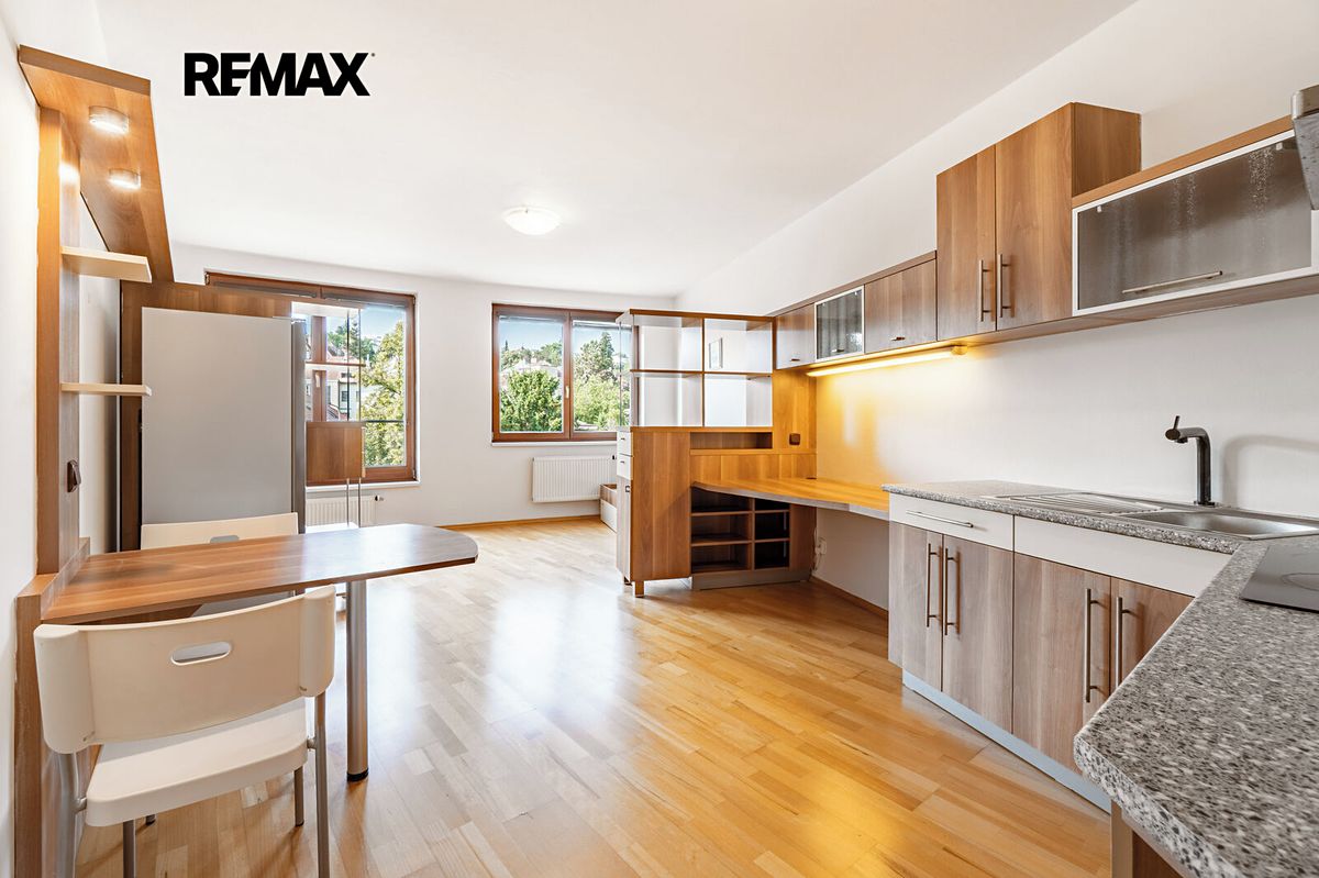 Pronájem bytu 1+kk 34 m²