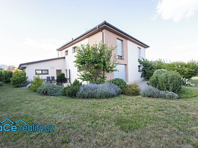 Prodej  rodinného domu 200 m², pozemek 905 m²