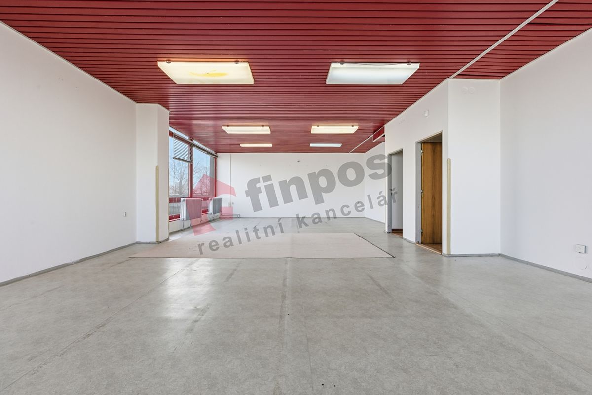 Pronájem kanceláře 483 m² – fotografie 5