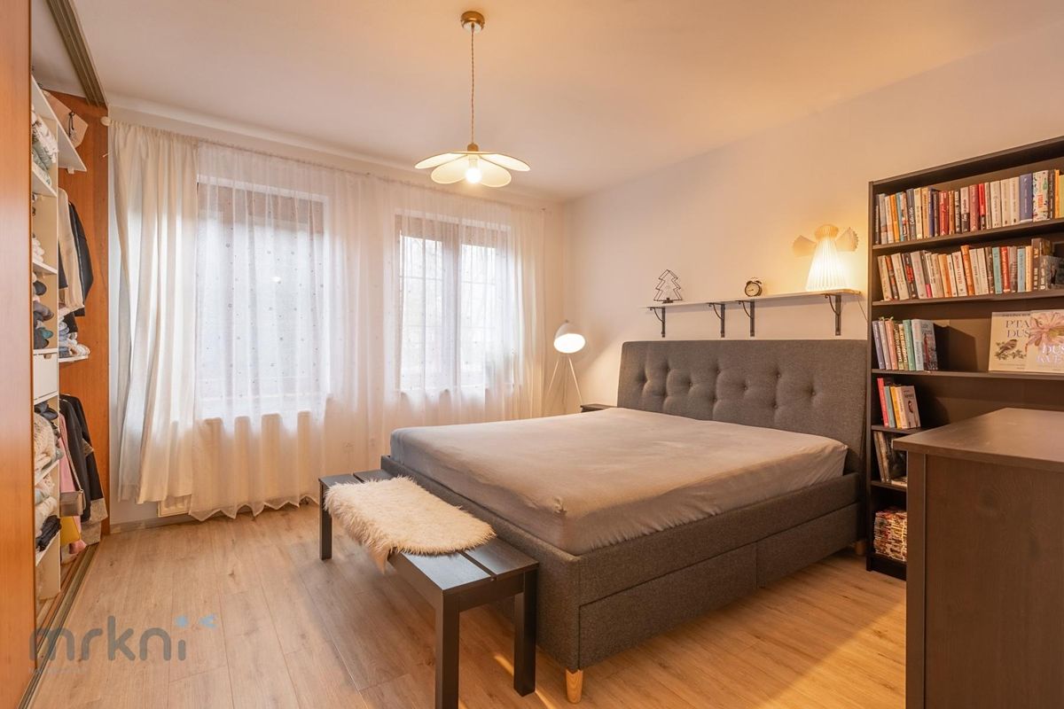 Prodej rodinného domu 220 m², pozemek 330 m² – fotografie 5