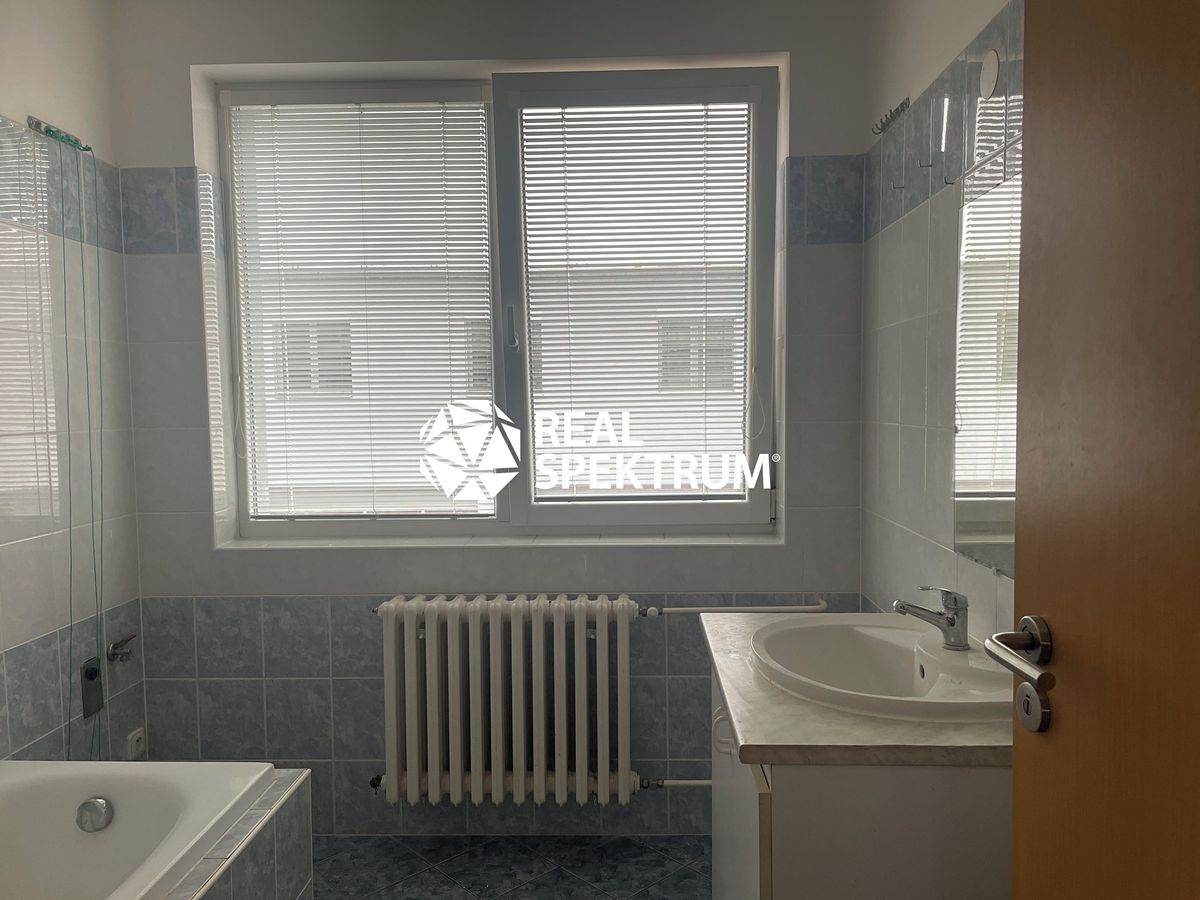 Pronájem bytu 2+kk 60 m² – fotografie 2
