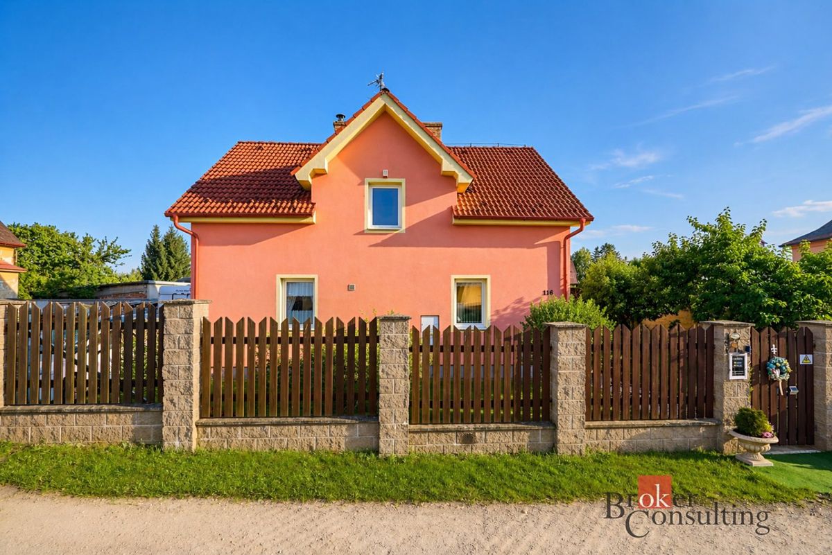 Prodej rodinného domu 180 m², pozemek 1282 m² – fotografie 3