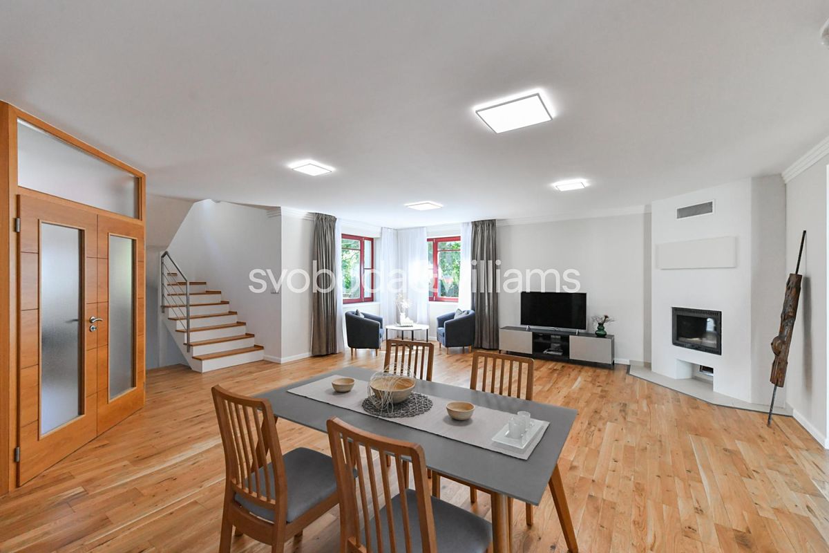 Pronájem rodinného domu 351 m², pozemek 223 m², Praha – fotka 1 z 3