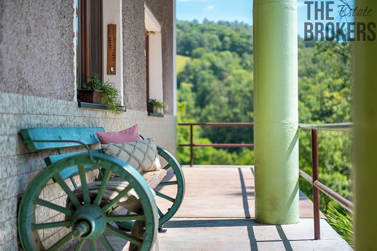 Prodej rodinného domu 242 m², pozemek 13584 m² – fotografie 4