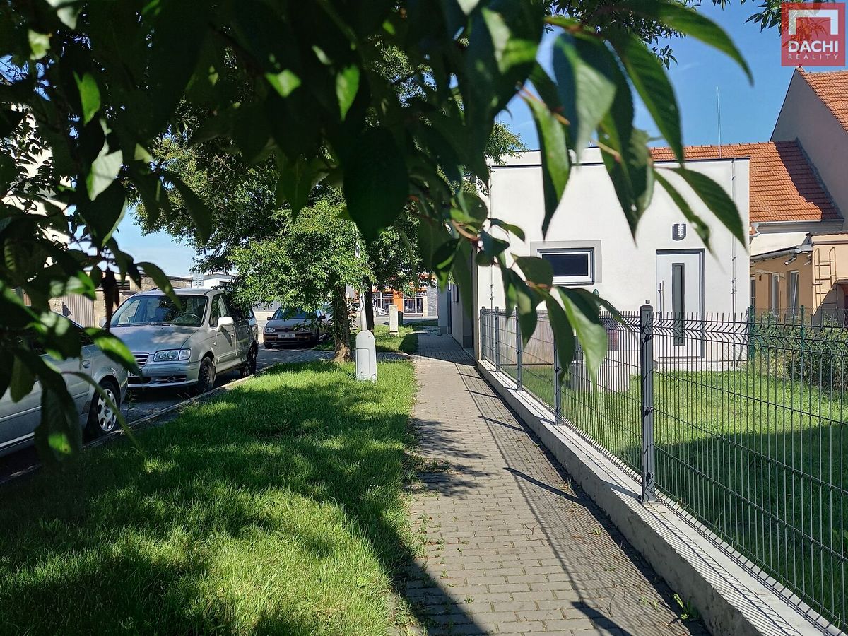 Prodej rodinného domu 173 m², pozemek 235 m² – fotografie 3