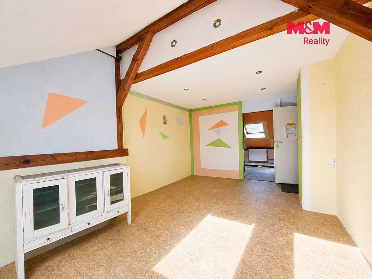 Prodej rodinného domu 57 m², pozemek 348 m² – fotografie 3