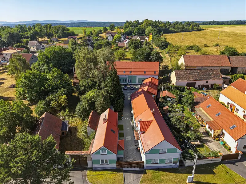 Prodej ubytovacího zařízení 650 m², Puclice – náhled fotky 2