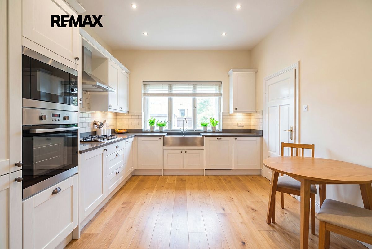 Prodej rodinného domu 256 m², pozemek 256 m² – fotografie 3